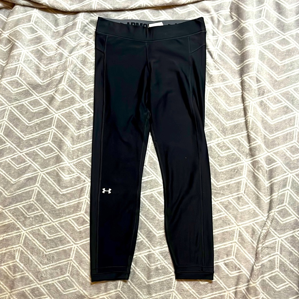Under Armour Black Compression HeatGear Cropped Leggings